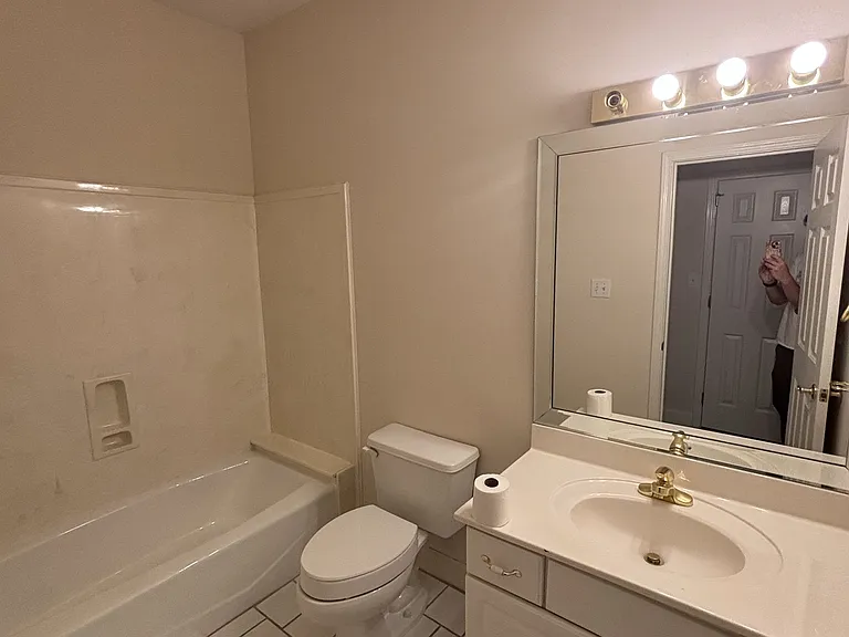 256 Crest Lake Dr — Photo 14