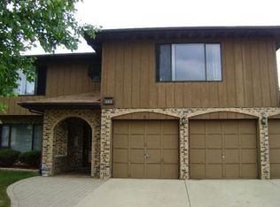 302 Starling Ct APT C, Bloomingdale, IL 60108