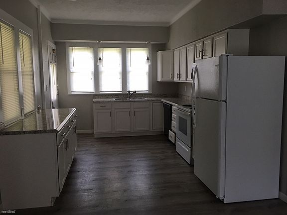 469 Kitchen 3