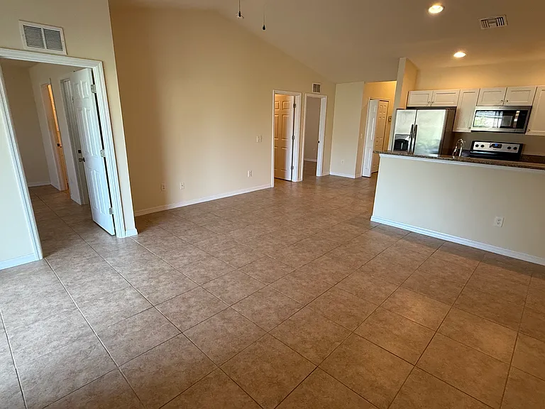 4131 SW 8th Pl #4131 — Photo 21