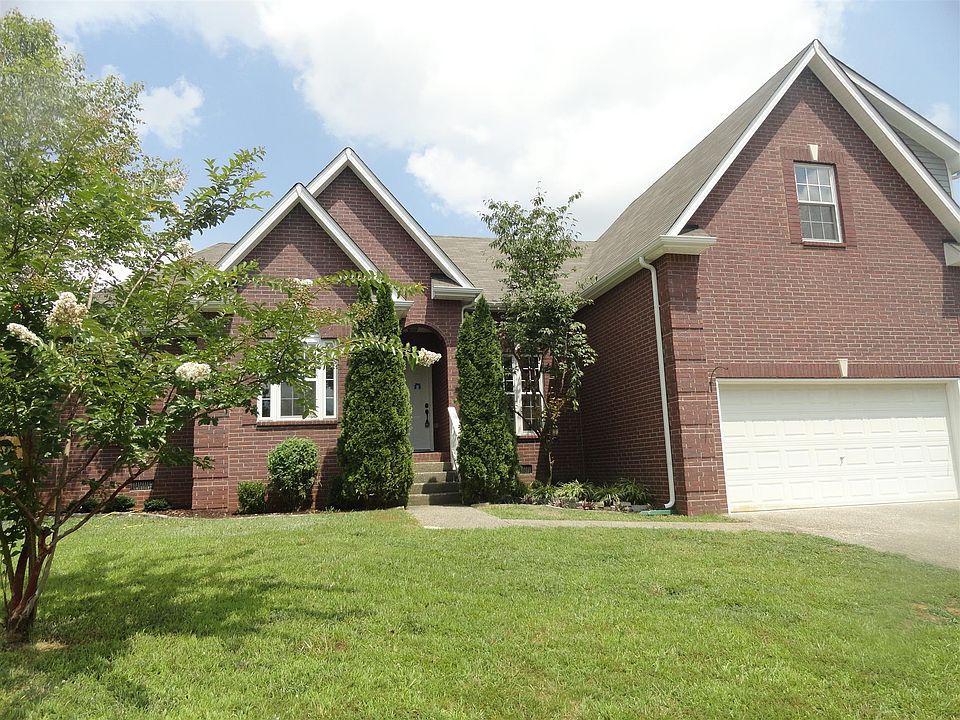 1st image of 113 E Winterberry Trl