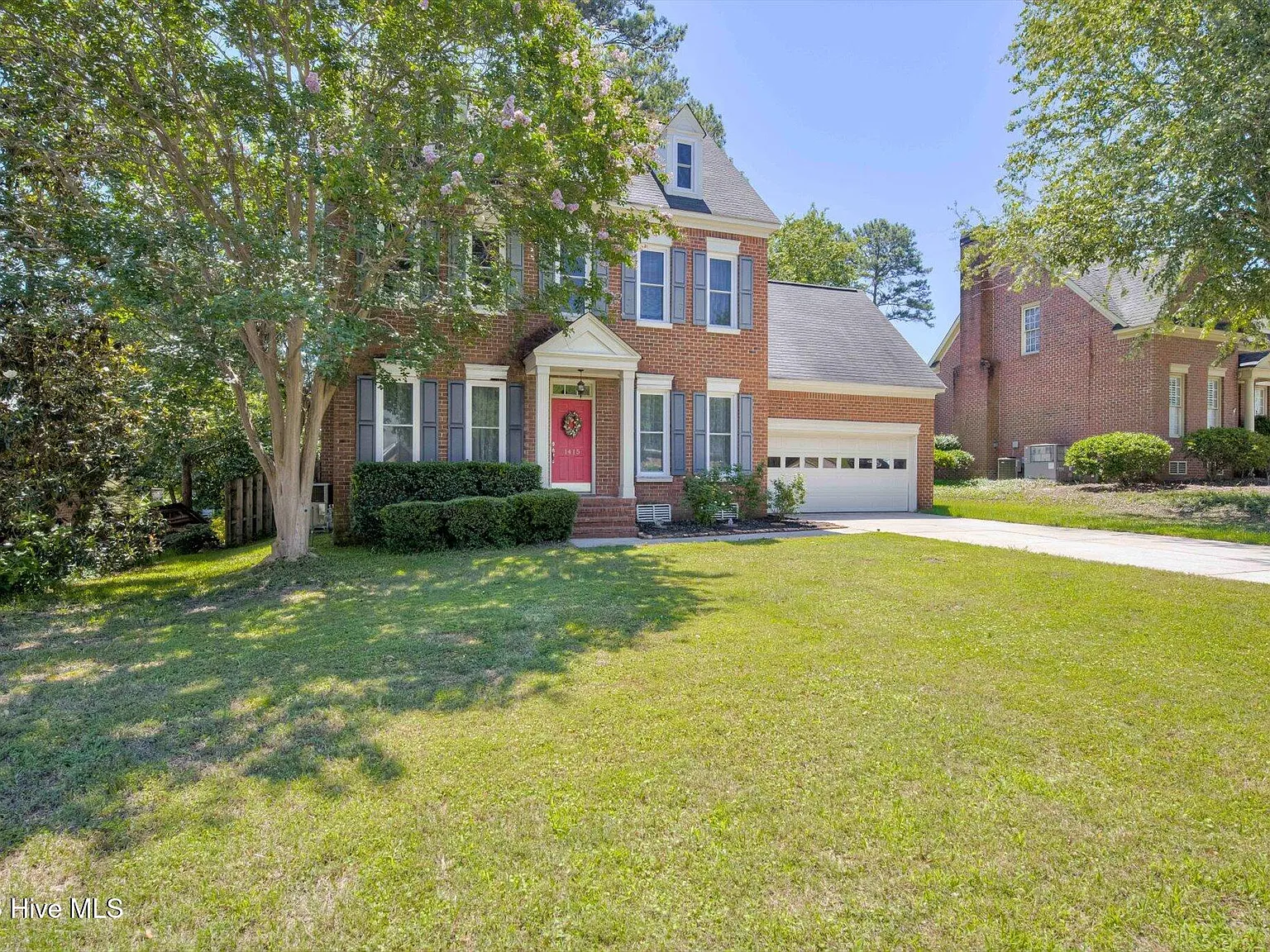 4 bed, 2.5 bath, 2748 sqft, $2,600 — Photo 2
