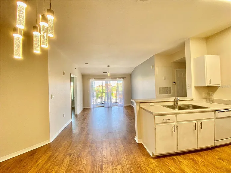 5467 Vineland Rd #6301 — Photo 9