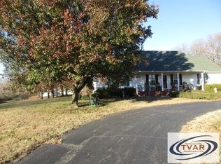 195 Exchange Rd, Wildersville, TN 38388