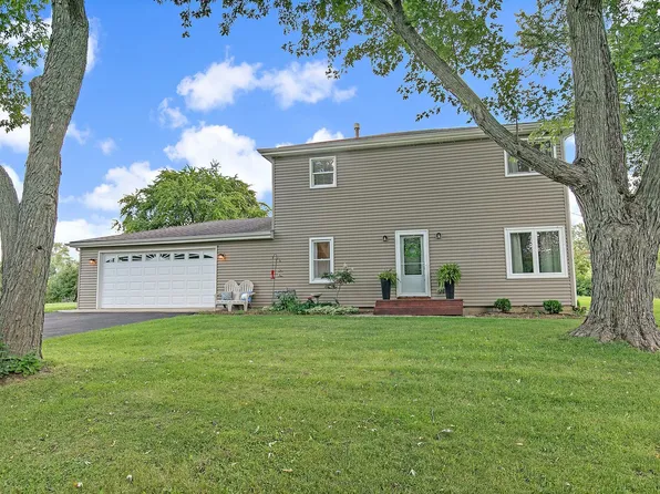 27110 W Highland Rd, Barrington, IL 60010