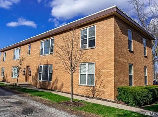 116 W Austin Ave APT A, Libertyville, IL 60048