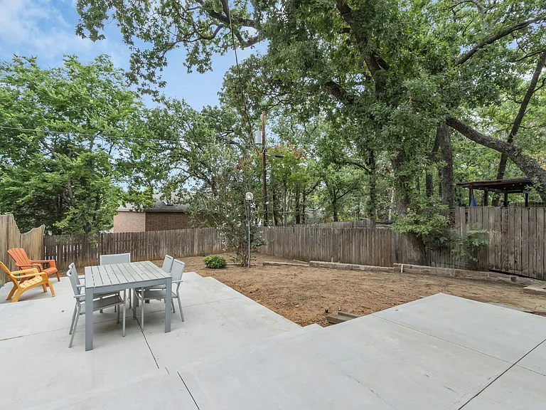 1424 Hampton Rd — Photo 17