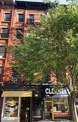 17 West 100th Street in Manhattan Valley
