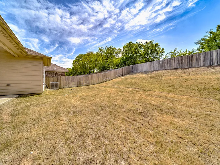 4517 Shy Creek Ln — Photo 33