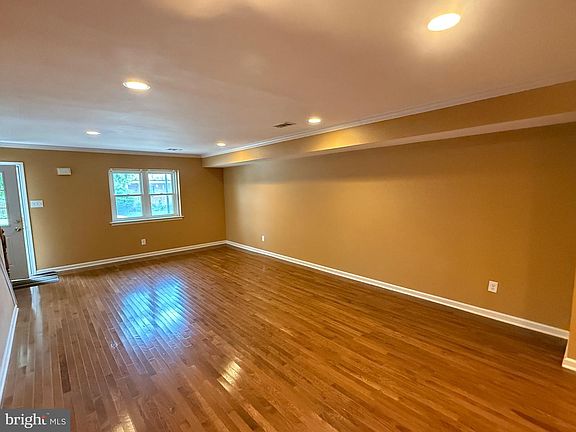 3rd image of 130 Kelmar Ave
