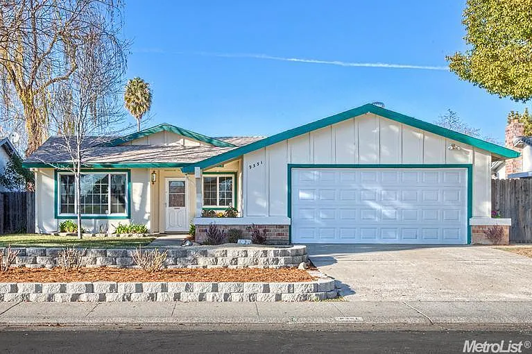 9351 Americana Way photo 1