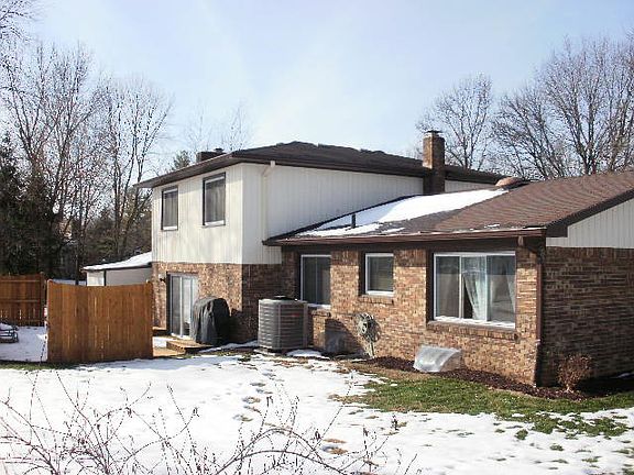 2nd image of 6511 Yellowstone Pkwy