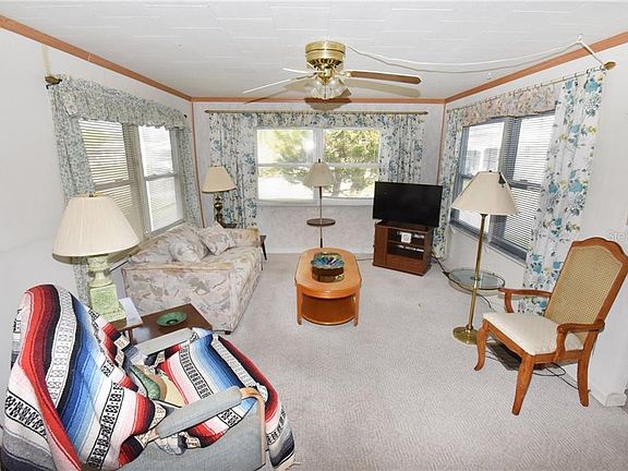 3rd image of 1746 Old Elm St