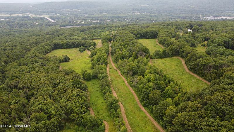 2nd image of 605 Wagner Road