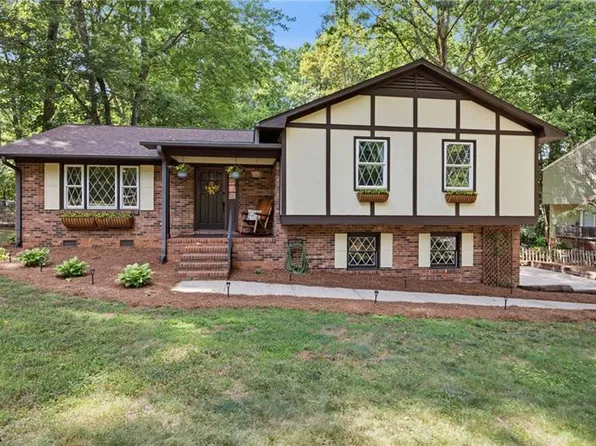 159 Charlotte Pl, Advance, NC 27006