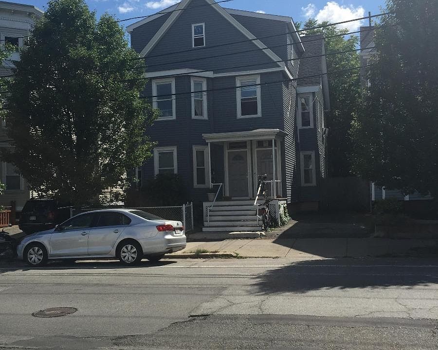 2nd image of 50 Beacon St #2