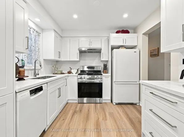 746 Elderberry Dr, Oshawa, ON L1K 2J3
