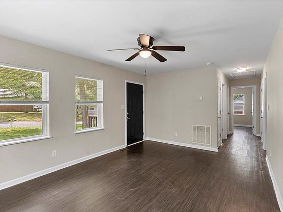 2nd image of 932 Summer Dr