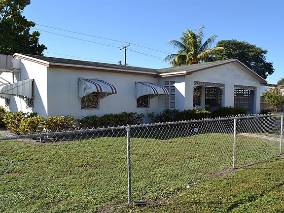 3rd image of 1700 NW 167th Street