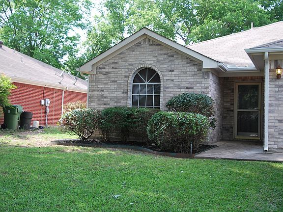 4th image of 3015 Scenic Glen Dr