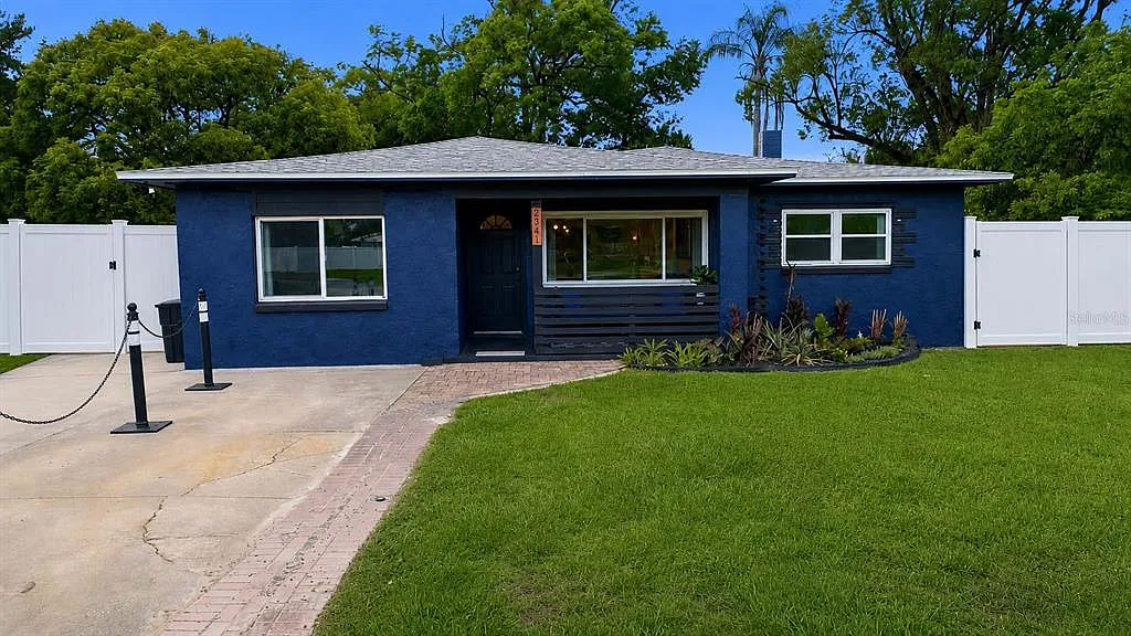 3 bed, 2.0 bath, 1428 sqft, $4,820 — Photo 1