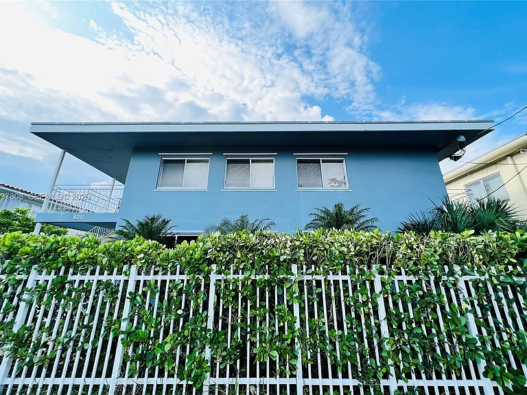 2033 Calais Dr #5 — Photo 34