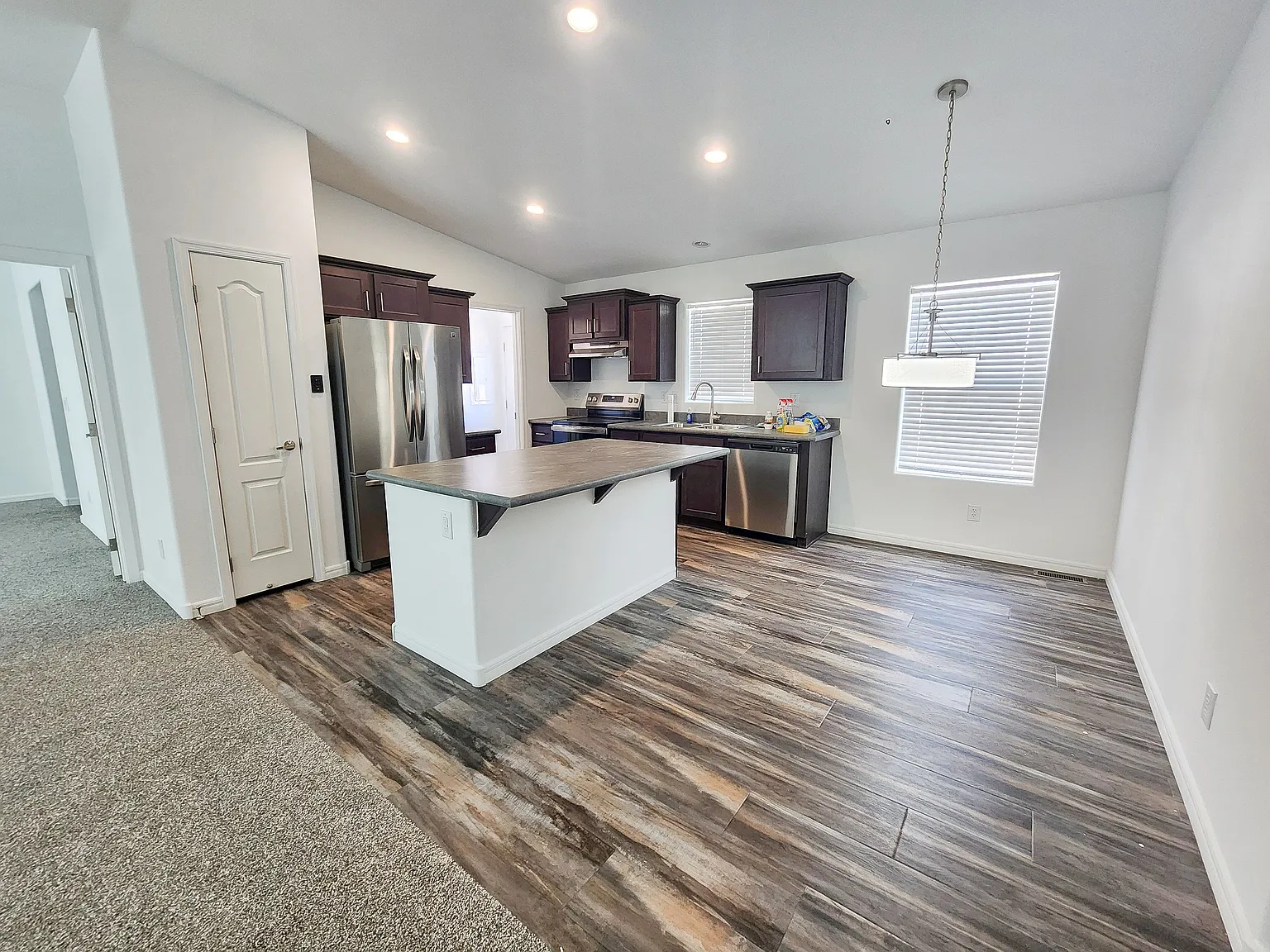 4 bed, 1352 sqft, $2,150 — Photo 4