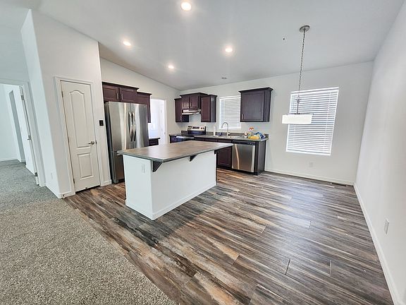 4th image of 840 S Navajo Dr #1