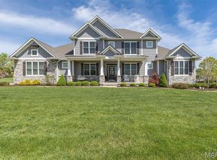 802 Valley Brook Dr, Farmington, MO 63640