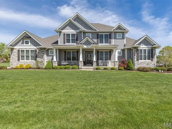 802 Valley Brook Dr, Farmington, MO 63640