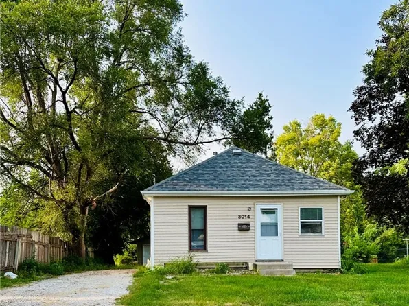 3014 E Tiffin Ave, Des Moines, IA 50317