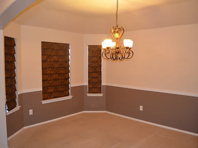 120 Shadybrook Dr — Photo 2