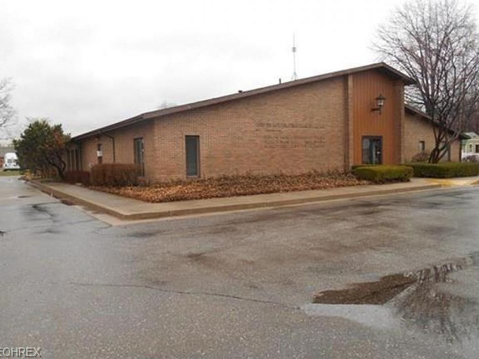 2nd image of 420 S Reeves Ave