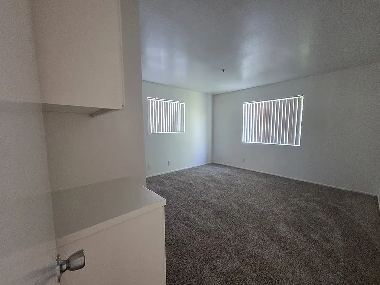 Broadway Apartments — Photo 5