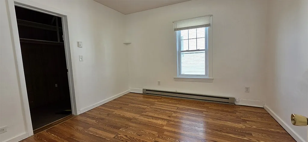 3 bed, 1.0 bath, 1066 sqft, $1,950 — Photo 4
