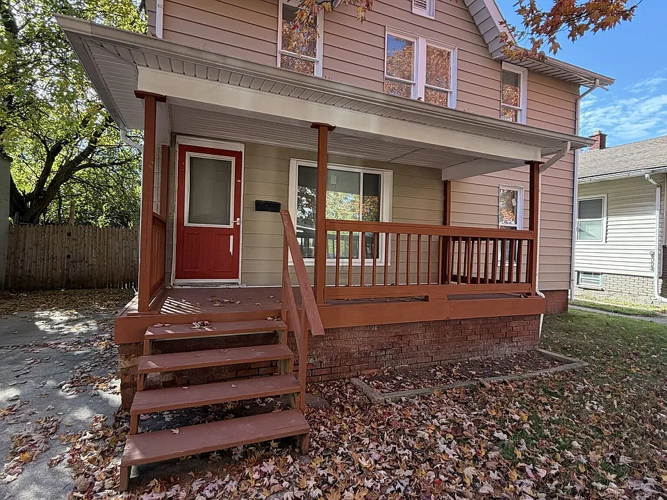 1013 Clymena St