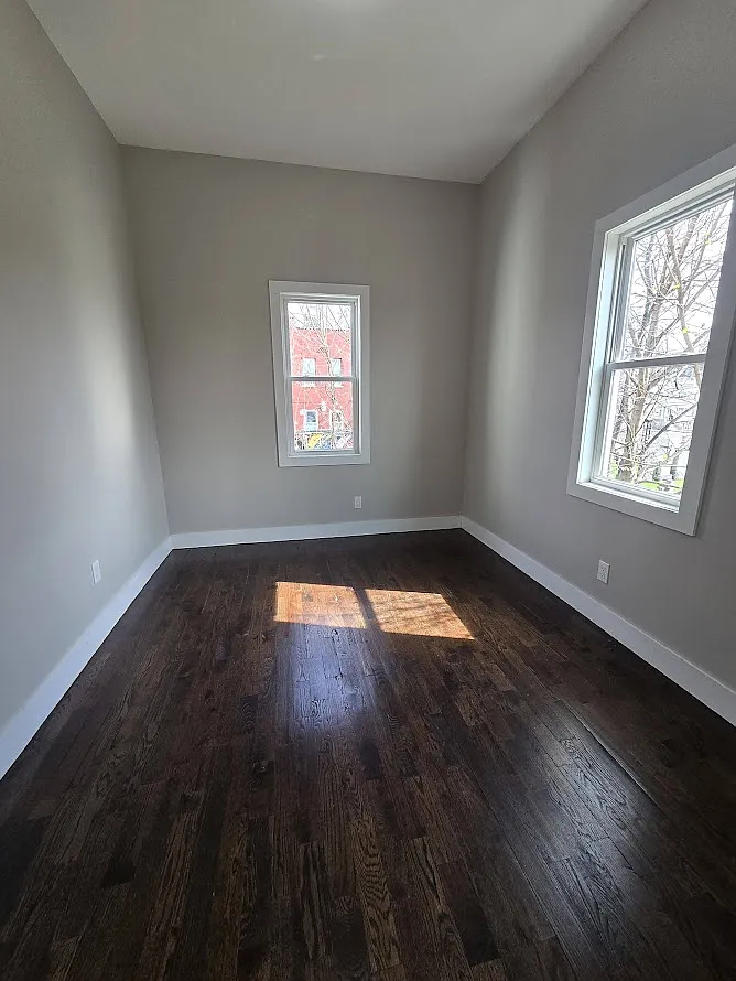 Building Photo - 4 Whitman Ave #2R1
