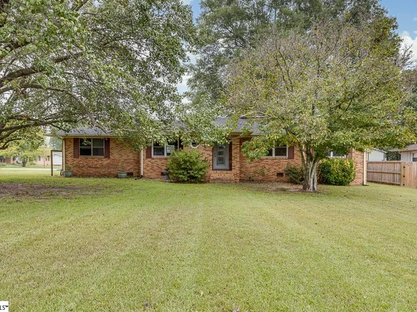 6 Manassas Dr, Greenville, SC 29617
