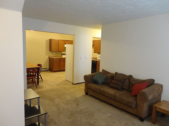2nd image of 109 E Cherry St