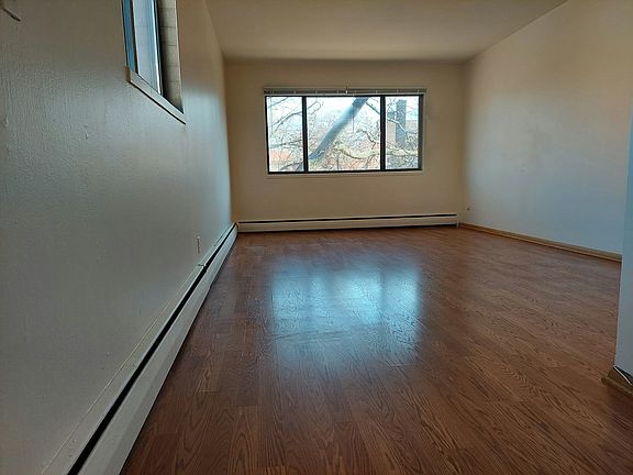 4th image of 2210 Pillsbury Ave #8E