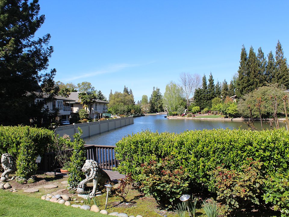 1st image of 247 River Oaks Dr