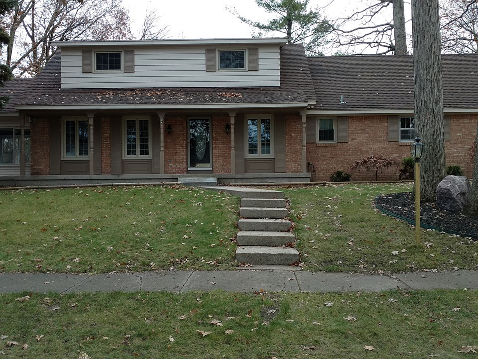 1st image of 4004 Curwood Ave SE