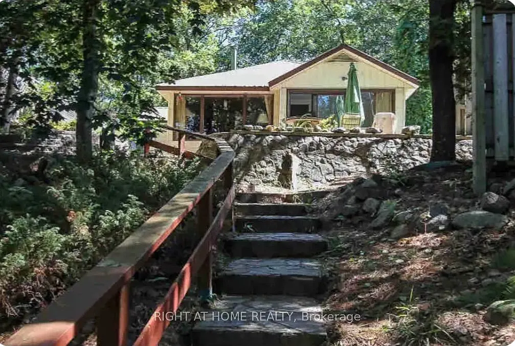 3 bed, $2,450 — Photo 1
