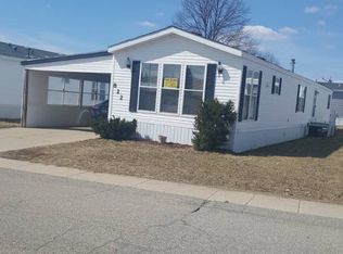 822 Pinecreek, Middleville, MI 49333