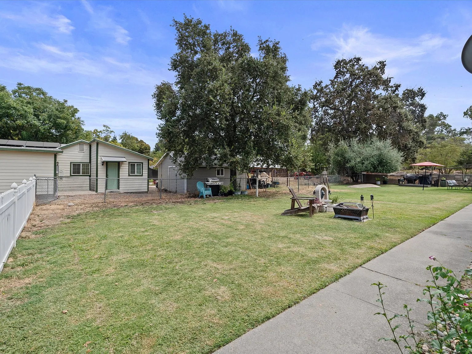 2 bed, 715 sqft, $2,000 — Photo 3