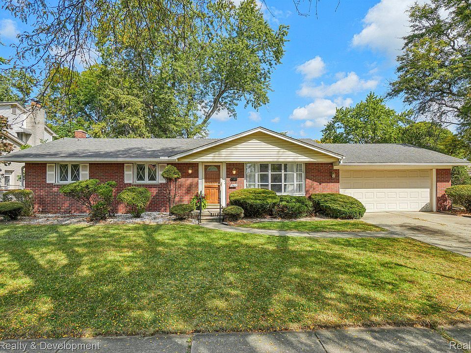 1st image of 34112 Grove Dr