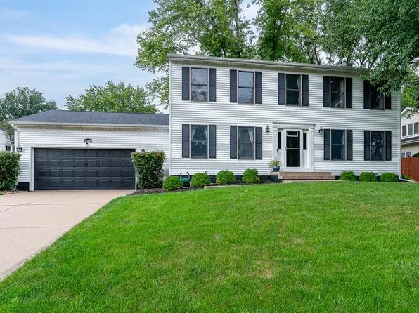 4100 Aspen Hills Dr, Bettendorf, IA 52722