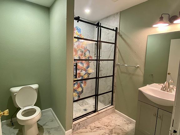 4th image of 1004 SE Moberly Ln