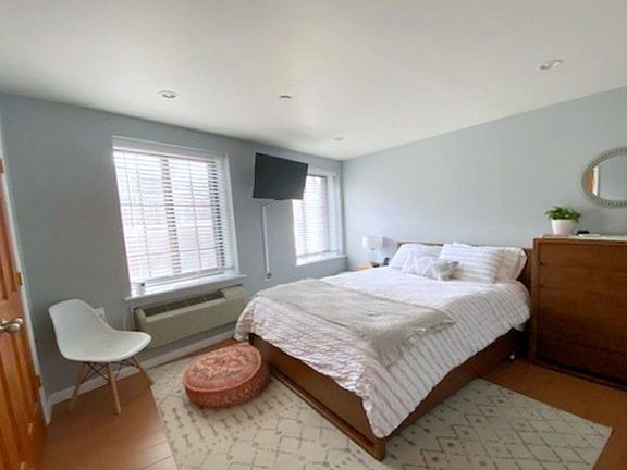 5th image of 148 Van Cortlandt Park S #1B