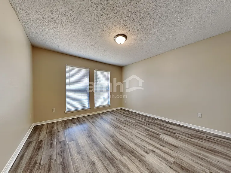 9215 Hawkeye Dr — Photo 20